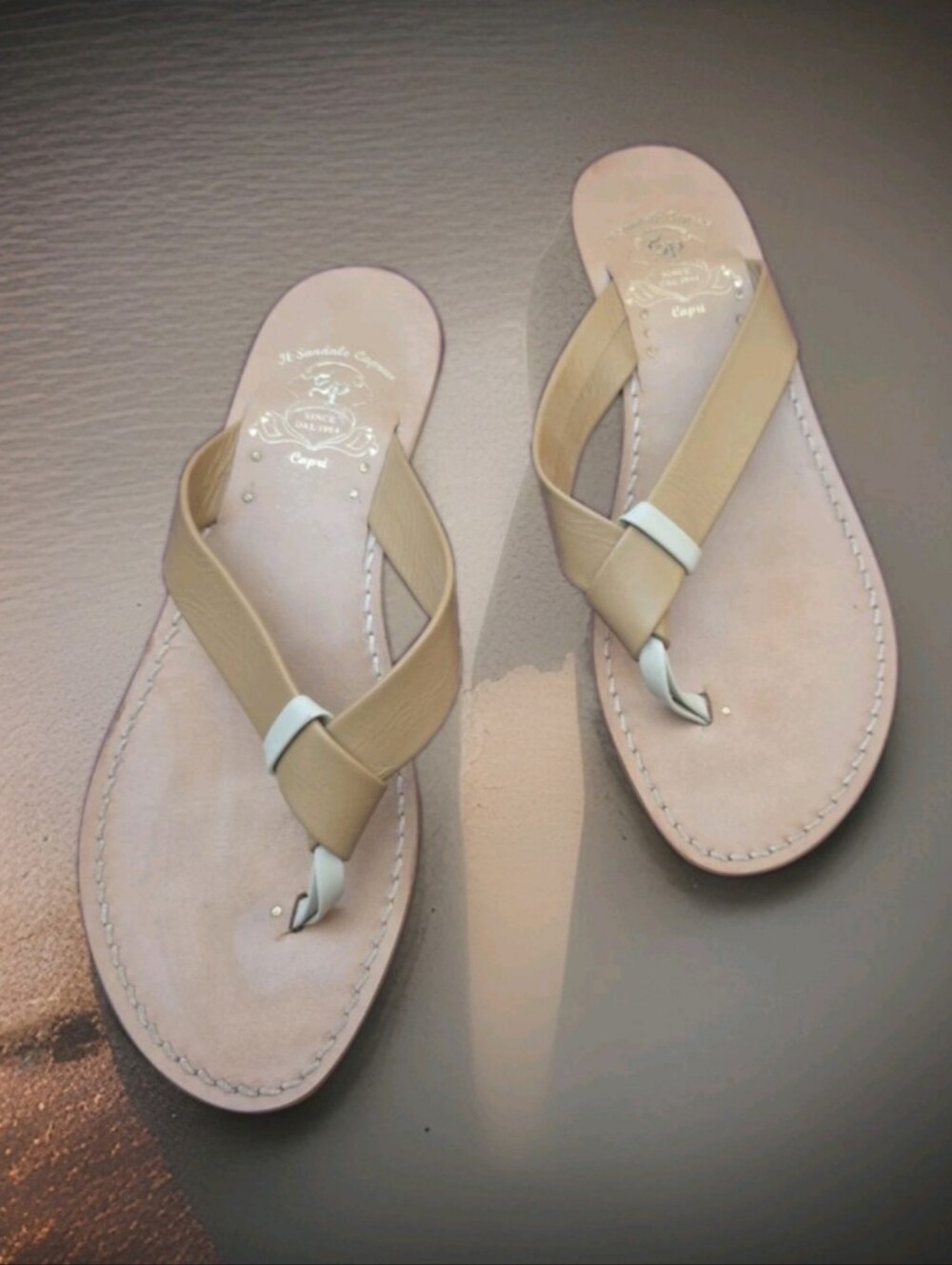 Pre-loved  Handmade Sandalo Caprese Capri Leather Thong Flat Sandals Women Sz 11